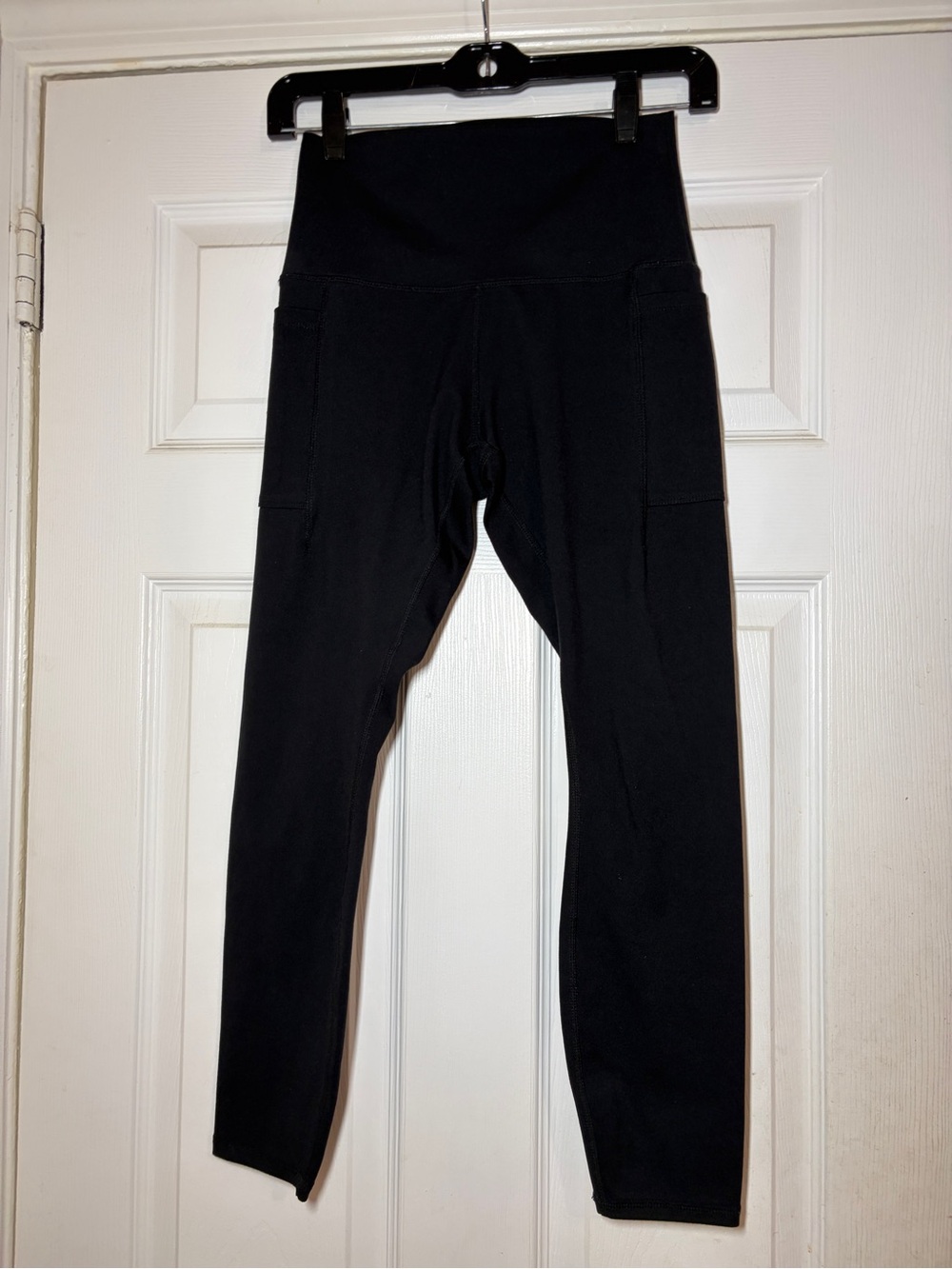 Zobha Black Leggings with Side Pockets